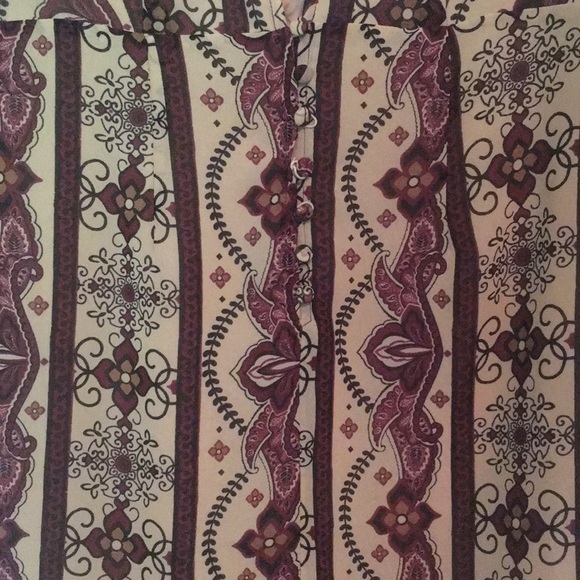 Cute floral romper!! - Picture 2 of 3